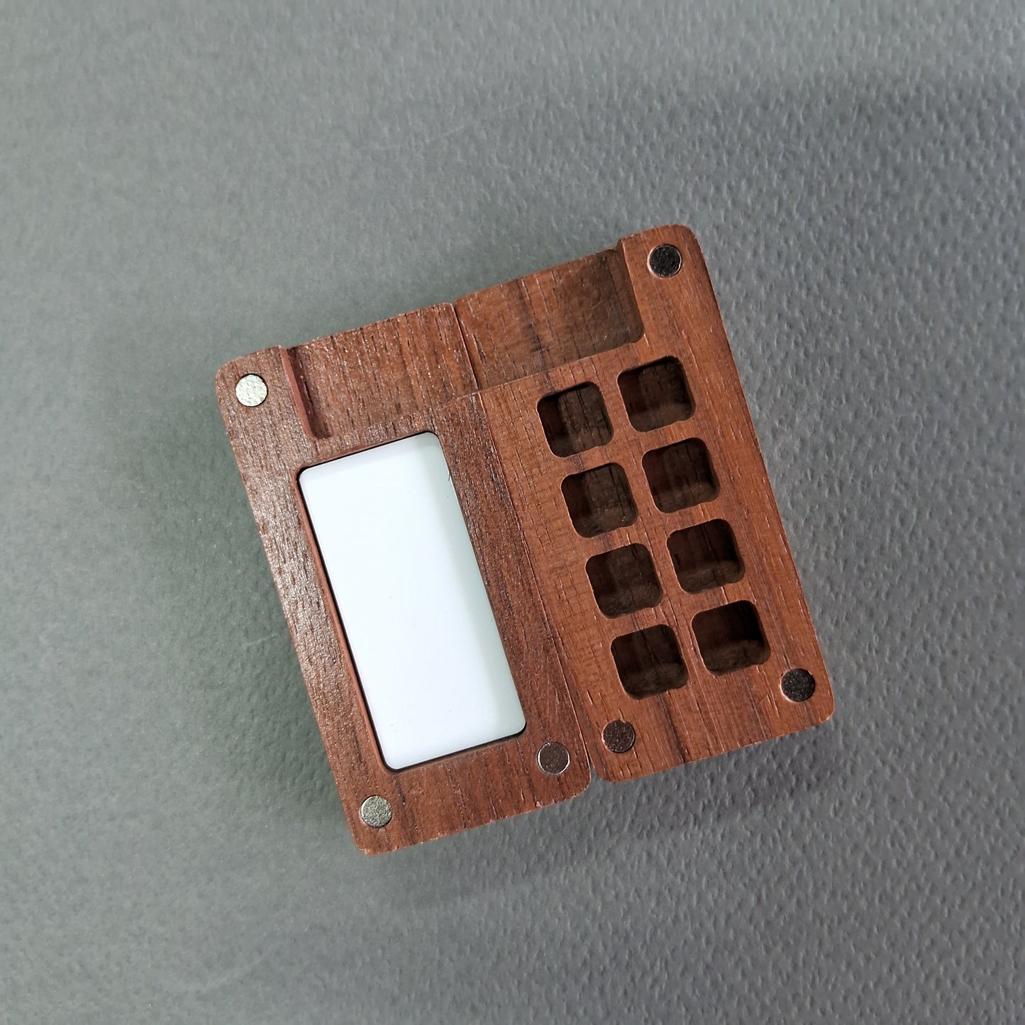 Wooden Travel Mini Palette 8 Wells
